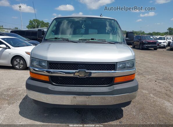 1GAZGPFG3H1245891 2017 CHEVROLET EXPRESS Silver Вид спереду