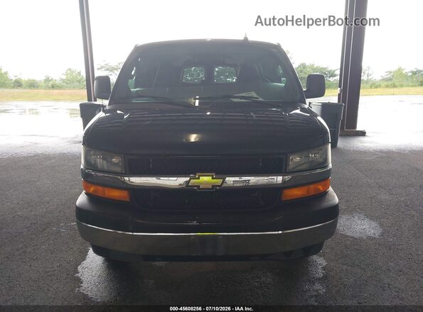 1GAZGPFG3H1267888 2017 CHEVROLET EXPRESS Зеленый 