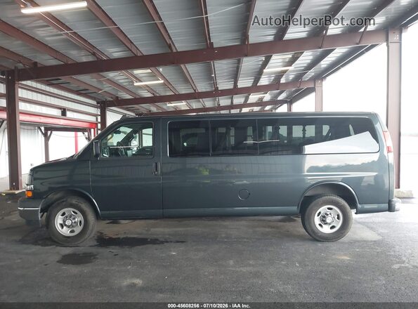 1GAZGPFG3H1267888 2017 CHEVROLET EXPRESS Зеленый 