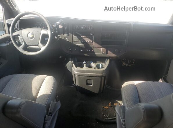 1GAZGPFG3J1218941 2018 CHEVROLET EXPRESS White წინა პანელის ხედი