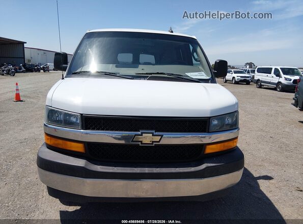 1GAZGPFG3J1300930 2018 CHEVROLET EXPRESS White Вид щитка приладів