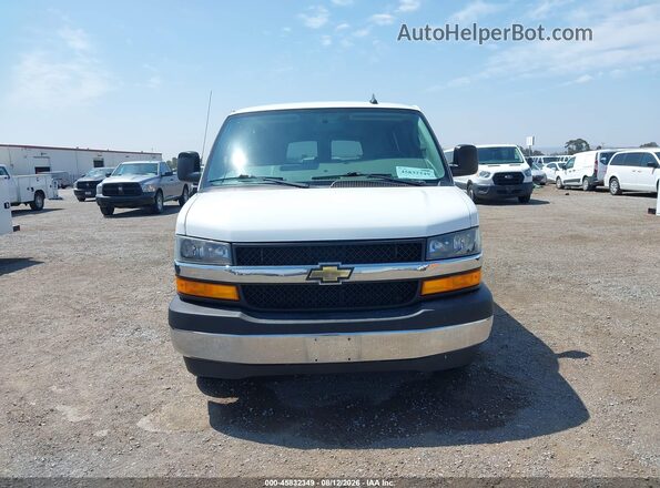 1GAZGPFG3J1301222 2018 CHEVROLET EXPRESS White Вид задньої частини салону