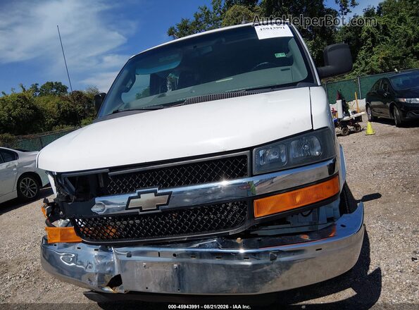 1GAZGPFG4G1327207 2016 CHEVROLET EXPRESS White Vista del cuadro de instrumentos