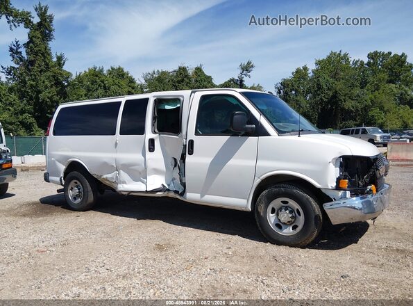 1GAZGPFG4G1327207 2016 CHEVROLET EXPRESS White Vista interior trasera