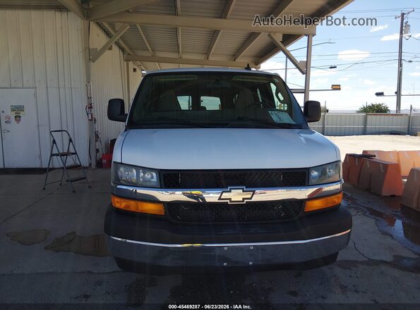 1GAZGPFG4H1267155 2017 CHEVROLET EXPRESS White წინა ხედი