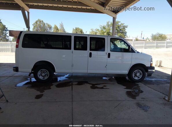 1GAZGPFG4H1267155 2017 CHEVROLET EXPRESS White უკანა სალონის ხედი