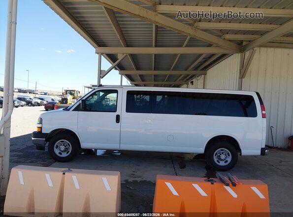 1GAZGPFG4H1267155 2017 CHEVROLET EXPRESS White სალონის 360-გრადუსიანი ხედი