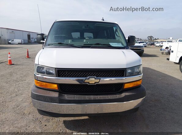 1GAZGPFG4J1301343 2018 CHEVROLET EXPRESS White Vista del cuadro de instrumentos