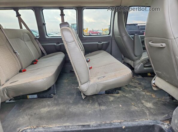 1GAZGPFG5J1329944 2018 CHEVROLET EXPRESS White Rear interior view