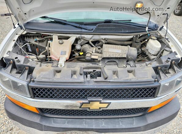 1GAZGPFG5J1329944 2018 CHEVROLET EXPRESS White Engine compartment view