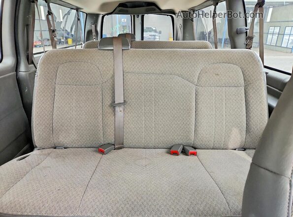1GAZGPFG5J1329944 2018 CHEVROLET EXPRESS White Rear seats view