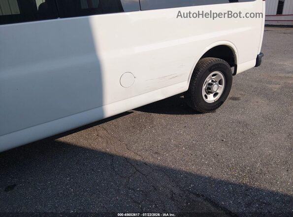 1GAZGPFG6H1269554 2017 CHEVROLET EXPRESS White Սարքավորումների վահանակի տեսք