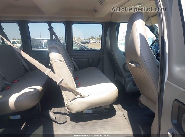 1GAZGPFG6J1300405 2018 CHEVROLET EXPRESS White Widok naklejki z numerem VIN