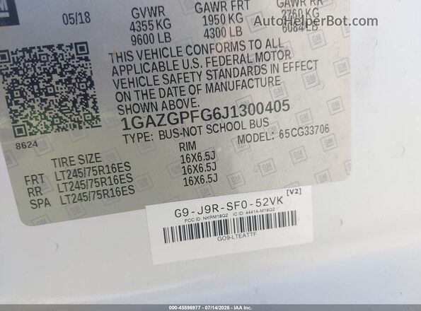 1GAZGPFG6J1300405 2018 CHEVROLET EXPRESS White Widok komory silnika