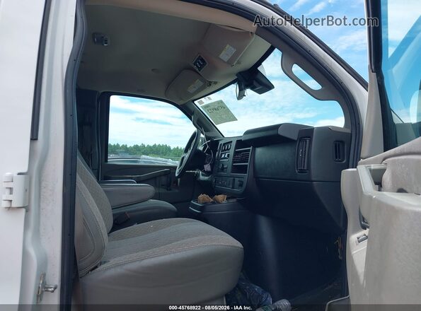 1GAZGPFG6K1253345 2019 CHEVROLET EXPRESS White Front interior view