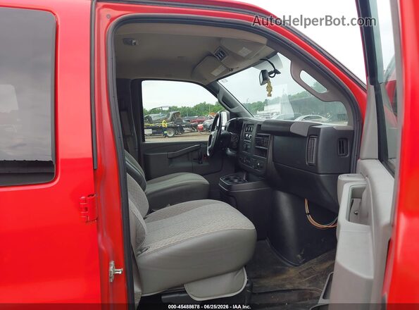 1GAZGPFG7H1230892 2017 CHEVROLET EXPRESS Red Вид салону спереду