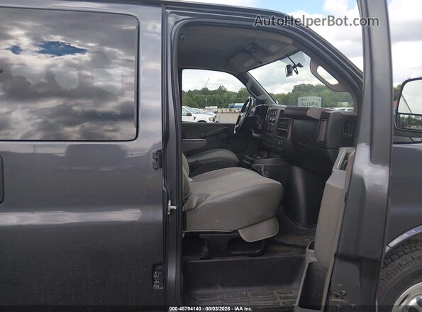 1GAZGPFG7H1271653 2017 CHEVROLET EXPRESS Gray Սալոնի դիմացի տեսք