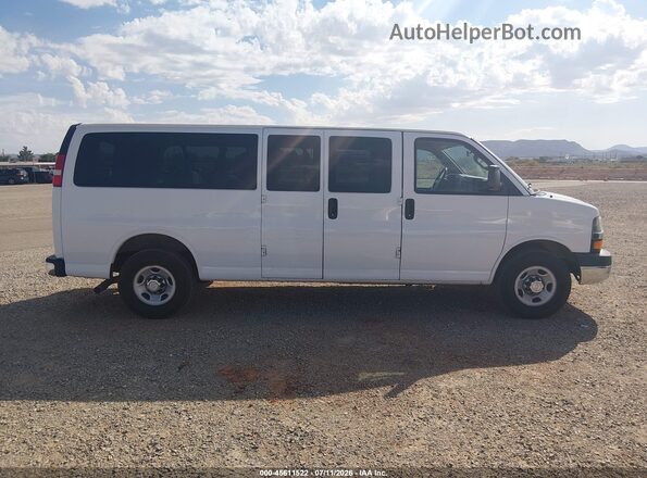 1GAZGPFG8G1292655 2016 CHEVROLET EXPRESS White Սալոնի հետևի տեսք