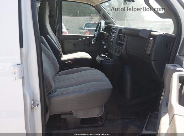 1GAZGPFG8G1317828 2016 CHEVROLET EXPRESS White Vista interior delantera