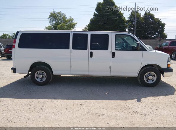 1GAZGPFG8G1317828 2016 CHEVROLET EXPRESS White Vista interior trasera
