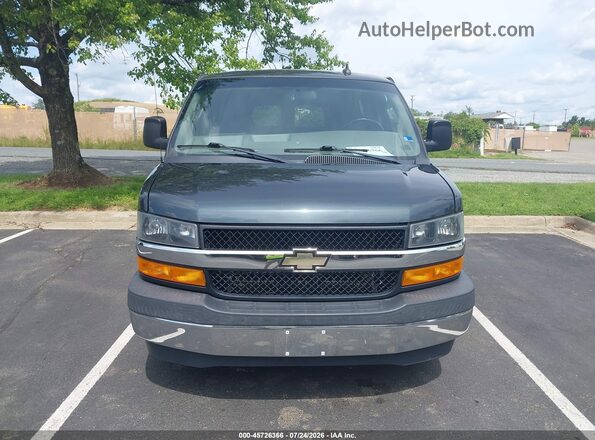 1GAZGPFG8J1232897 2018 CHEVROLET EXPRESS Gray ხელსაწყოთა პანელის ხედი