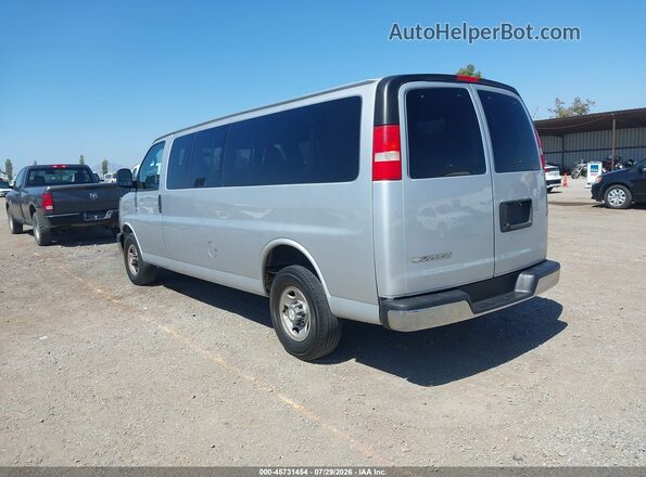 1GAZGPFG8J1299998 2018 CHEVROLET EXPRESS Серебряный Задняя левая четверть