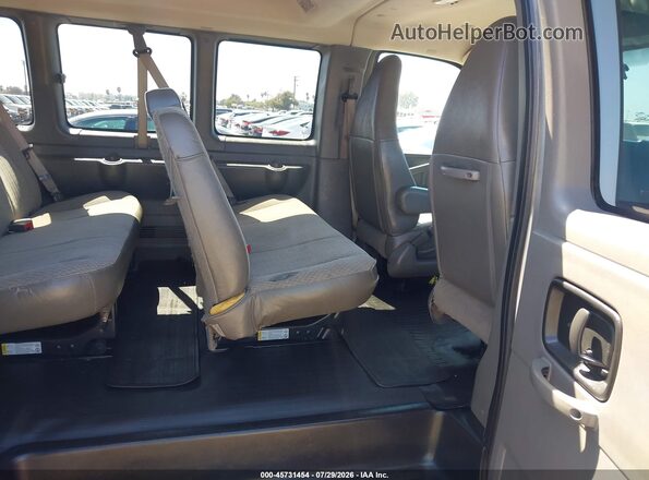 1GAZGPFG8J1299998 2018 CHEVROLET EXPRESS Серебряный Вид наклейки с VIN-кодом