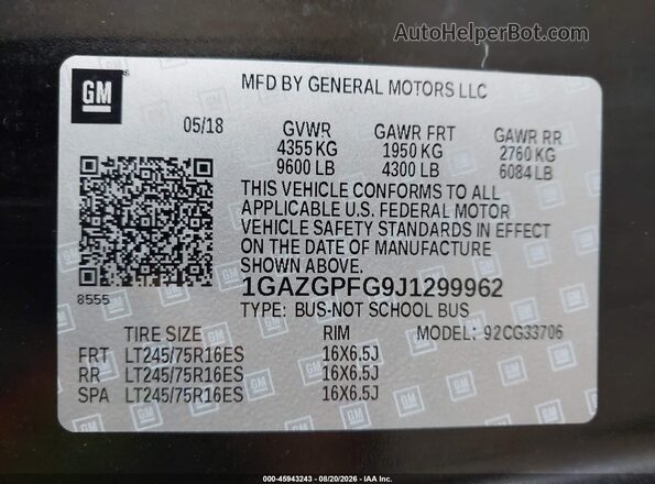 1GAZGPFG9J1299962 2018 CHEVROLET EXPRESS Black Vista del compartimento del motor