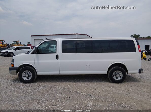 1GAZGPFGXG1314946 2016 CHEVROLET EXPRESS White სალონის 360-გრადუსიანი ხედი