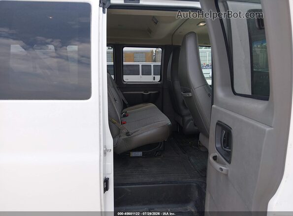 1GAZGPFGXG1314946 2016 CHEVROLET EXPRESS White VIN კოდის სტიკერის ხედი