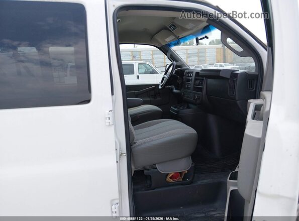 1GAZGPFGXG1314946 2016 CHEVROLET EXPRESS White წინა სალონის ხედი