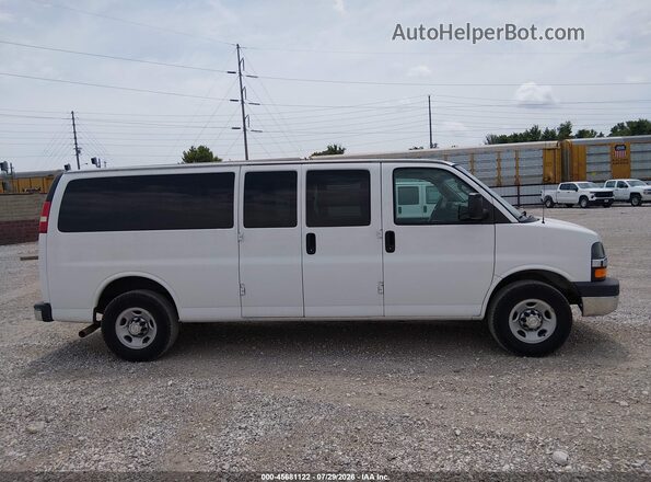 1GAZGPFGXG1314946 2016 CHEVROLET EXPRESS White უკანა სალონის ხედი
