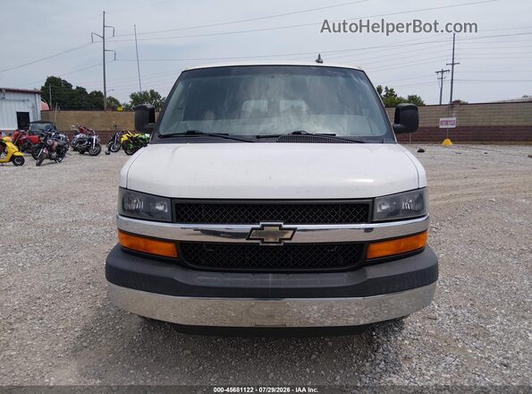 1GAZGPFGXG1314946 2016 CHEVROLET EXPRESS White ხელსაწყოთა პანელის ხედი
