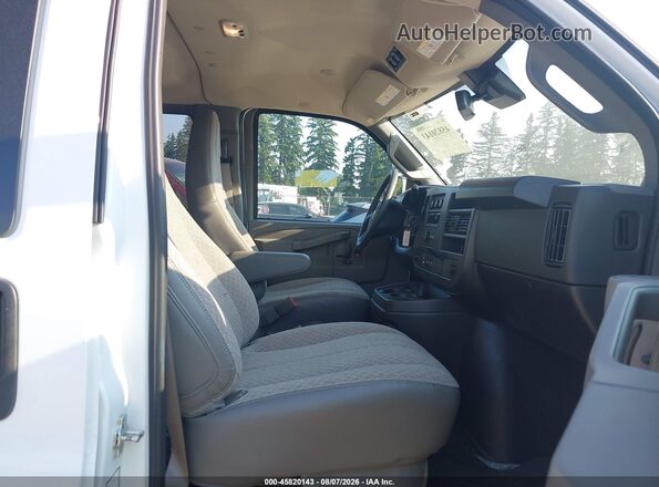 1GAZGPFP4S1257796 2025 CHEVROLET EXPRESS White Vista interior delantera