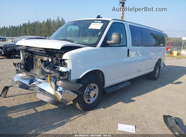 1GAZGPFP4S1257796 2025 CHEVROLET EXPRESS White Vista tres cuartos delantera izquierda