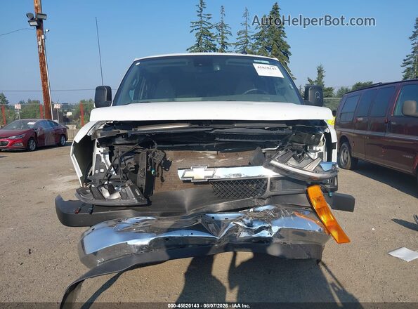1GAZGPFP4S1257796 2025 CHEVROLET EXPRESS White Vista interior trasera