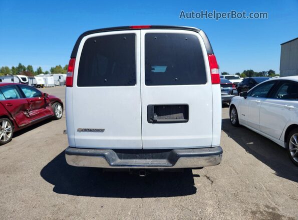 1GAZGPFPXJ1268431 2018 CHEVROLET EXPRESS White უკანა ხედი