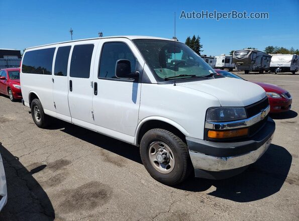 1GAZGPFPXJ1268431 2018 CHEVROLET EXPRESS White წინა მარჯვენა