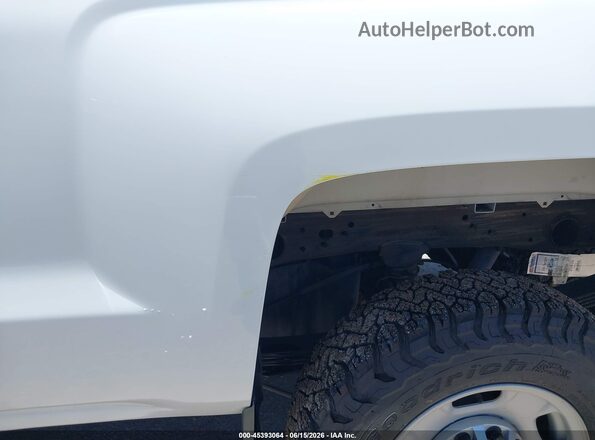 1GC0CUEG9JZ335582 2018 CHEVROLET SILVERADO Белый Вид щитка приборов