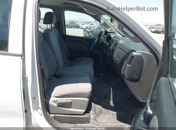 1GC1CUEG0JF256694 2018 CHEVROLET SILVERADO Белый Вид салона спереди
