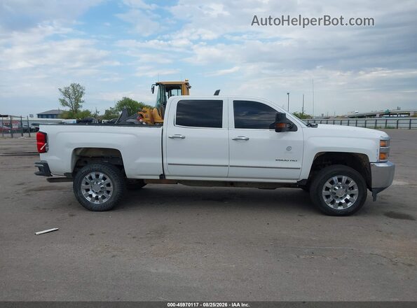 1GC1CUEG2GF284392 2016 CHEVROLET SILVERADO Белый Вид задней части салона