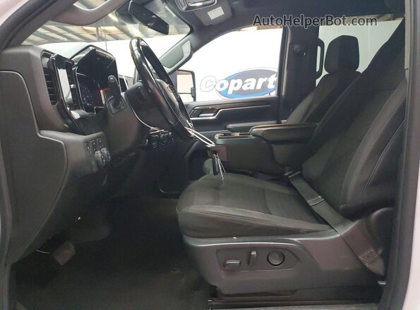 1GC1KNE73SF338610 2025 CHEVROLET SILVERADO White Widok wnętrza z przodu