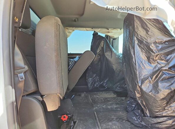 1GC1KNEY6TF162307 2026 CHEVROLET SILVERADO White Widok tylnych siedzeń