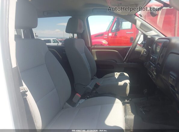 1GC1KUEG0JF279587 2018 CHEVROLET SILVERADO White Widok wnętrza z przodu