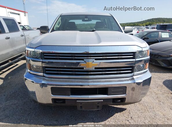 1GC1KUEG1HF175636 2017 CHEVROLET SILVERADO Silver Widok zestawu wskaźników