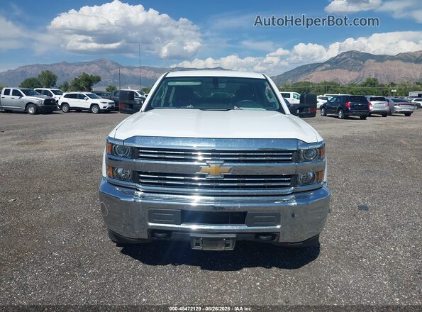 1GC1KUEG2JF257753 2018 CHEVROLET SILVERADO Белый Вид щитка приборов