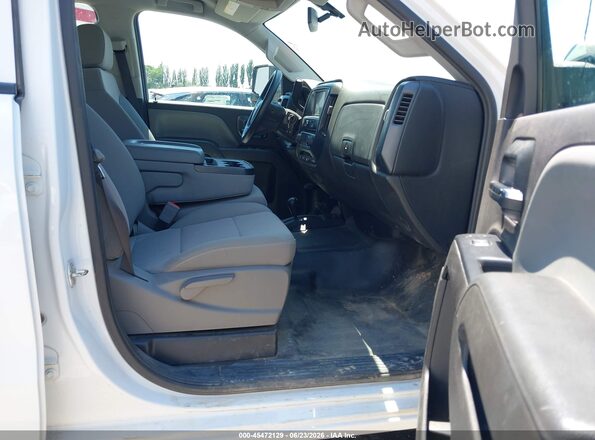 1GC1KUEG2JF257753 2018 CHEVROLET SILVERADO Белый Вид салона спереди