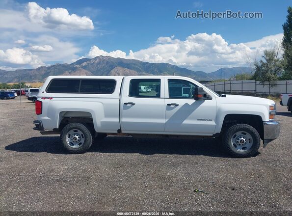 1GC1KUEG2JF257753 2018 CHEVROLET SILVERADO Белый Вид задней части салона