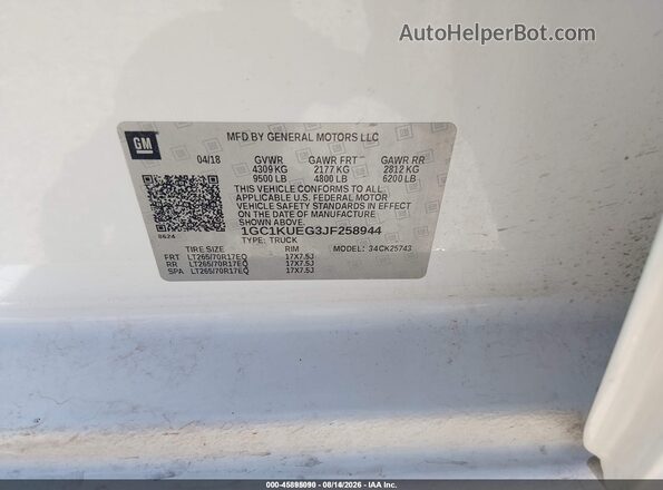1GC1KUEG3JF258944 2018 CHEVROLET SILVERADO White Vista del compartimento del motor