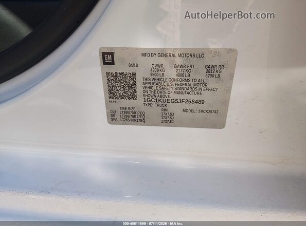 1GC1KUEG5JF258489 2018 CHEVROLET SILVERADO White ძრავის განყოფილების ხედი